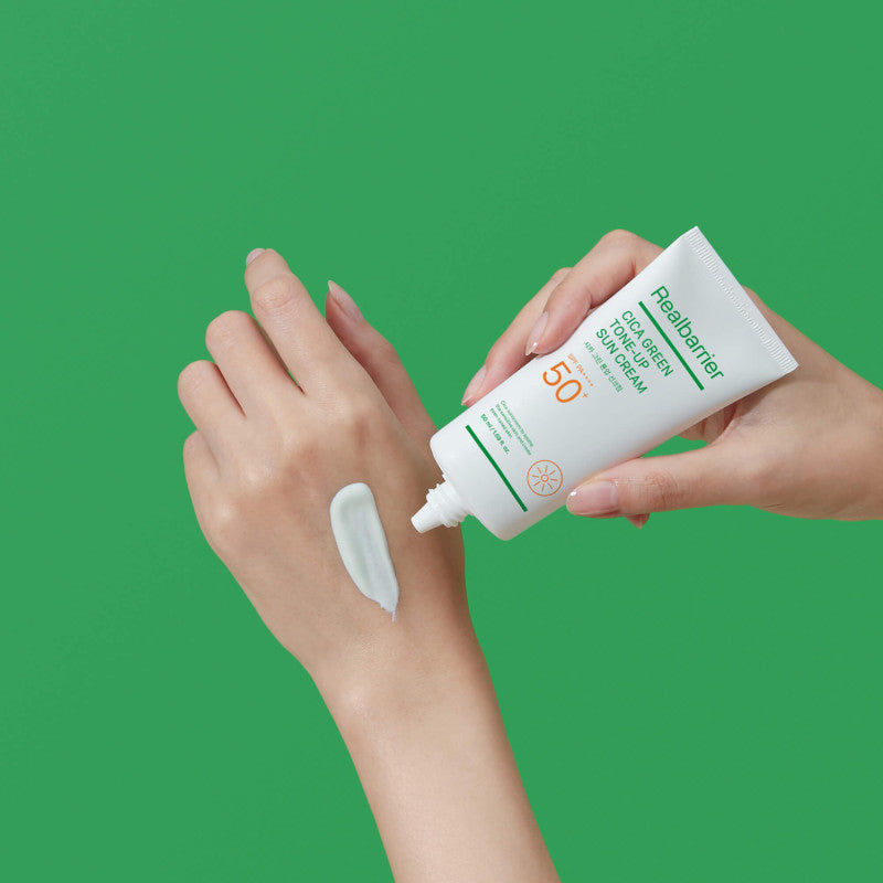 REAL BARRIER CICA Nawilżający krem przeciwsłoneczny z efektem tonującym SPF50+ PA++++ 50 ml #2